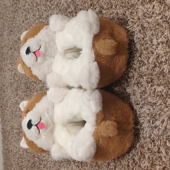 Feetmoji cute white brown tongue out corgi dog fuzzy house slippers - Picture 7 of 11